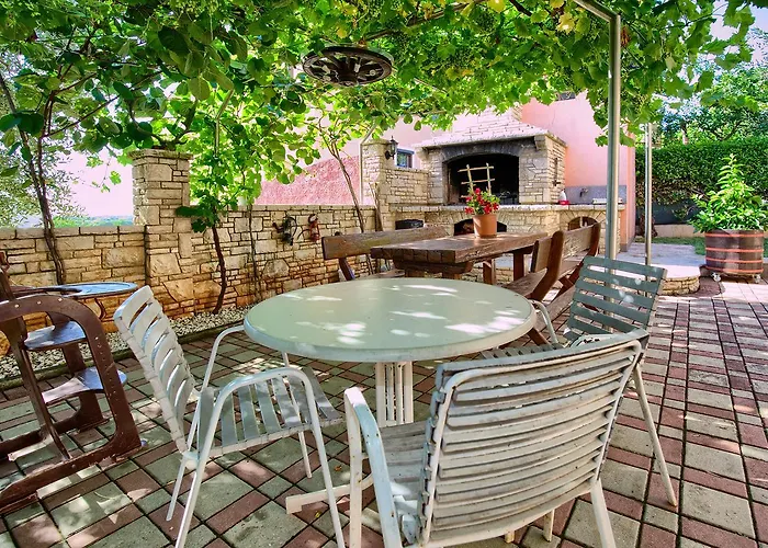 Mikulic Appartamento Pola